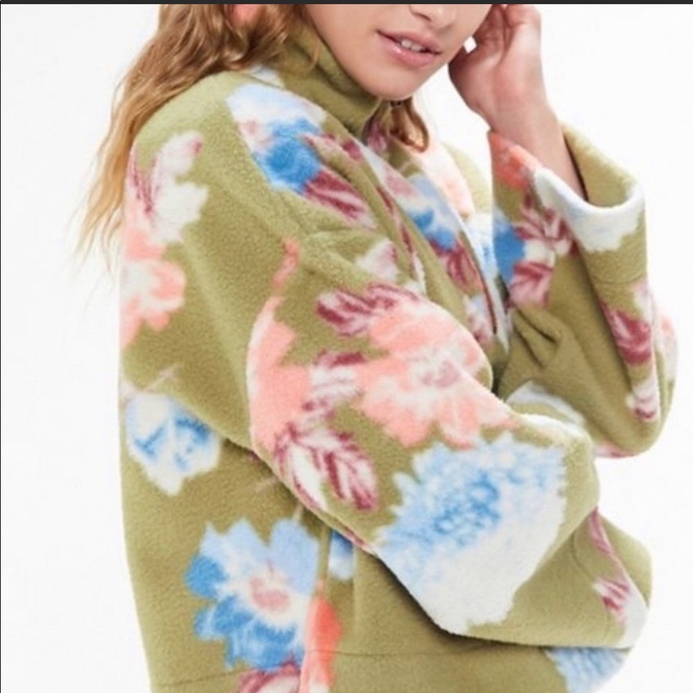 Urban Outfitters Torrance Floral Sherpa Fleece Cropped Quarter Zip Pullover - Picture 8 of 8